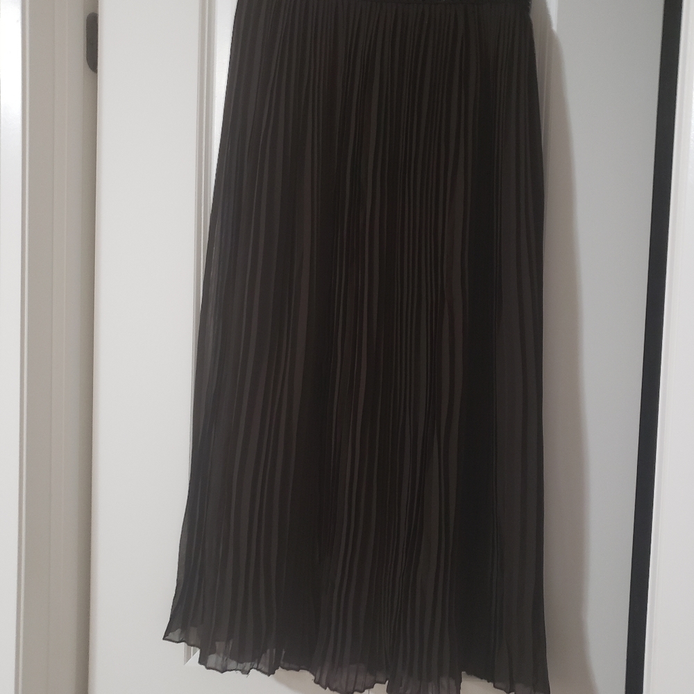 Brown skirt with frills